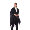 Nouveau design 130 * 150CM 100% ACRYLIQUE Automne / Hiver chaud manteau de mode poncho